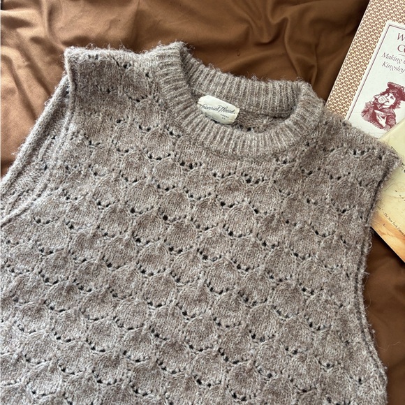 Tan knit sweater vest - Picture 4 of 4